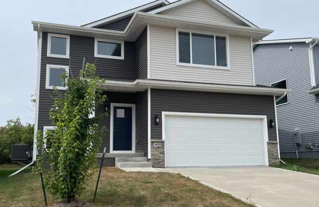 FREE RENT SPECIAL! 3 bedroom 3 bathroom Single-Family Home in Urbandale, IA photos photos