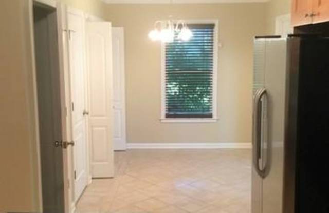2100 Meadowview Ln SE Gallery 4