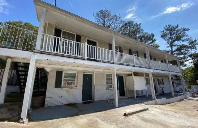 Renovated 2 Bedroom First Floor Apartment- Minutes Away From Downtown Lawrenceville! photos photos