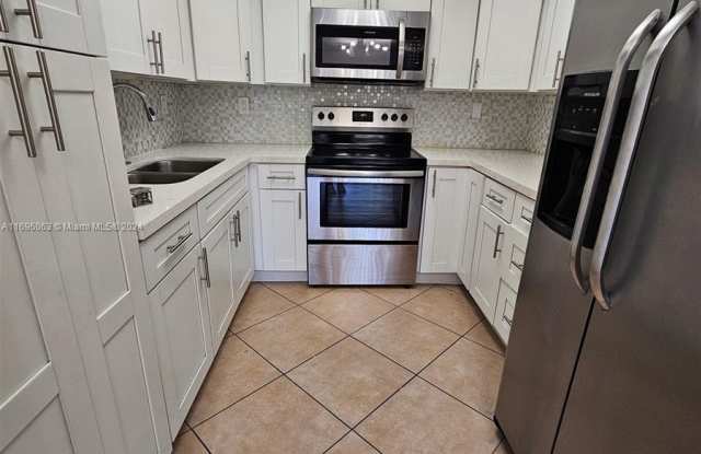 9022 SW 123rd Ct - 9022 Southwest 123rd Court, The Crossings, FL 33186