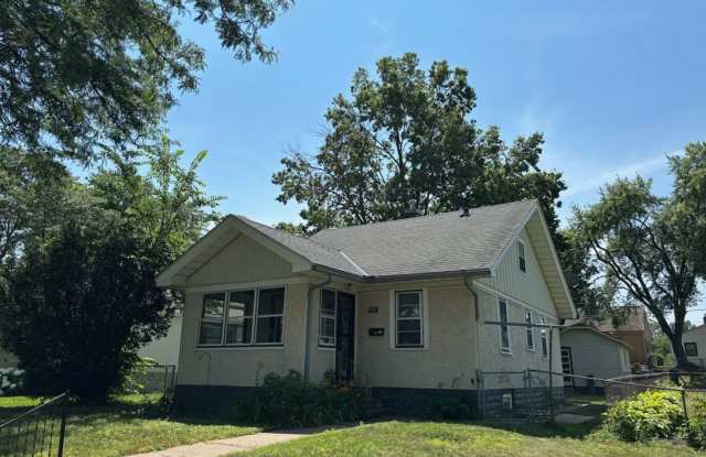 Charming 2+ Bedroom Single Family on a great St Paul street!! photos photos