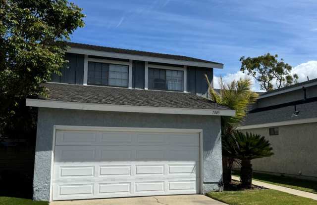 Comfort Meets Convenient 4 Bedroom Huntington Beach Home! photos photos