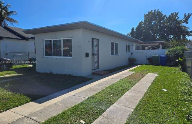 2140 NW 27th St photos photos