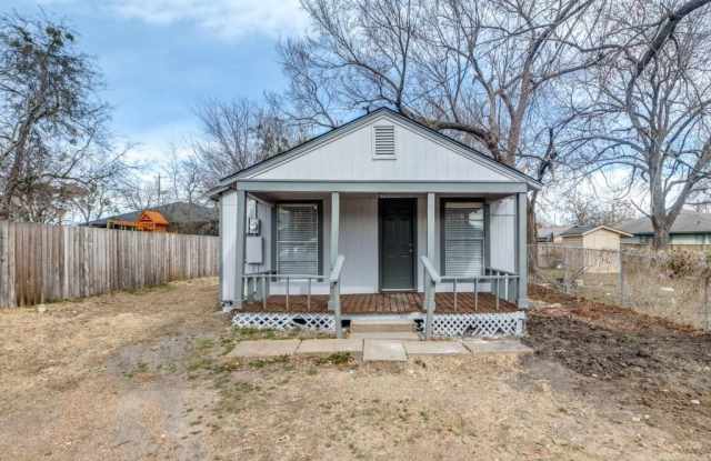 226 Baldwin Street - 226 Baldwin Street, Van Alstyne, TX 75495