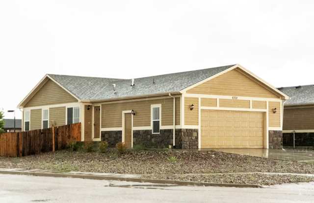 Town Home 3 Bed 2 Bath 2 Car Garage Fenced Backyard photos photos