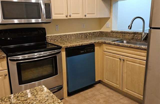 8423 Bernwood Cove Loop Gallery 3