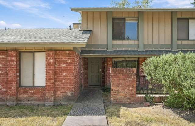 Charming updated townhome Gallery 1