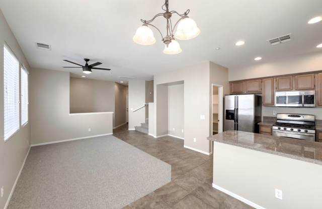 Townhome For Rent In Murrieta with TWO Primary Suites! photos photos