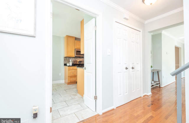 11762 CARRIAGE HOUSE DRIVE Gallery 2