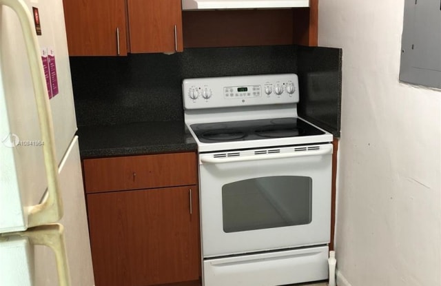 120 W 18th St - 120 West 18th Street, Hialeah, FL 33010
