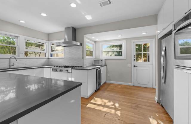 6321 Mesita Dr. photos photos