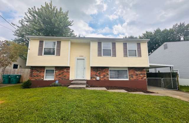 Renovated 5BR/2BA Bi-Level Home with Oversized 2 Car Garage For Rent! photos photos