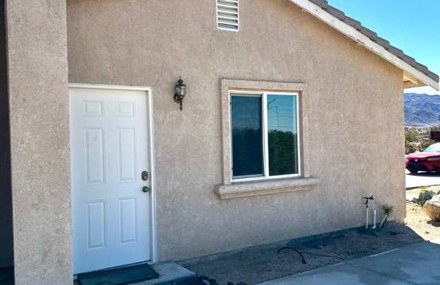 3 Bedroom 3 Bath Home with Guest Quarters Gallery 3