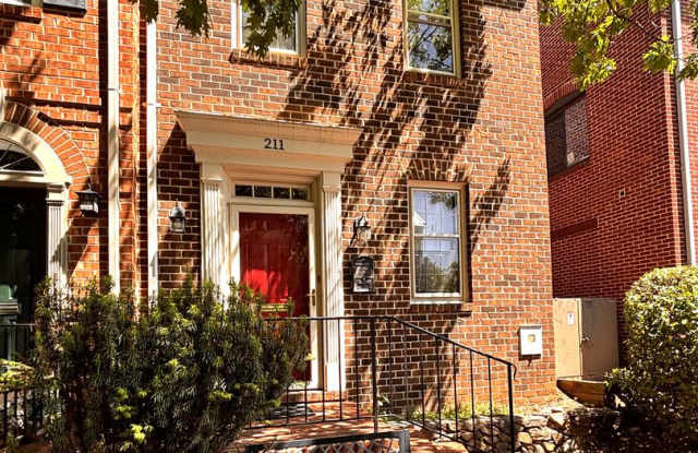 Alexandria/Old Town - 211 Oronoco Street - $3,695.00 photos photos