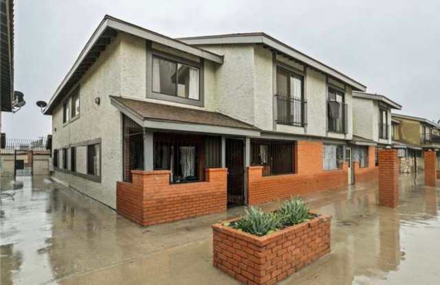 Charming 3BR Townhome in Gardena photos photos
