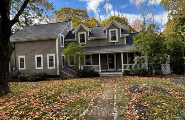49 Hoppin Hill Ave - 49 Hoppin Hill Avenue, Bristol County, MA 02760