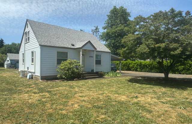 3-Bedroom, 1-Bath Home In The Cal Young Area of Eugene! photos photos