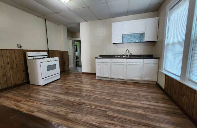 1864 Seneca St photos photos