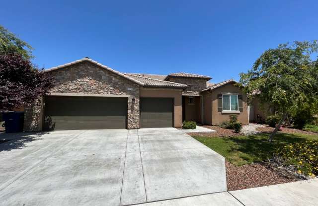 Immaculate 4 bedroom Hanford home available soon! photos photos