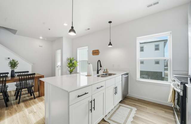 Twin Oaks Apartments West Gallery 4