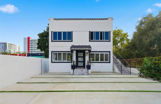 1590 NW 38th St photos photos