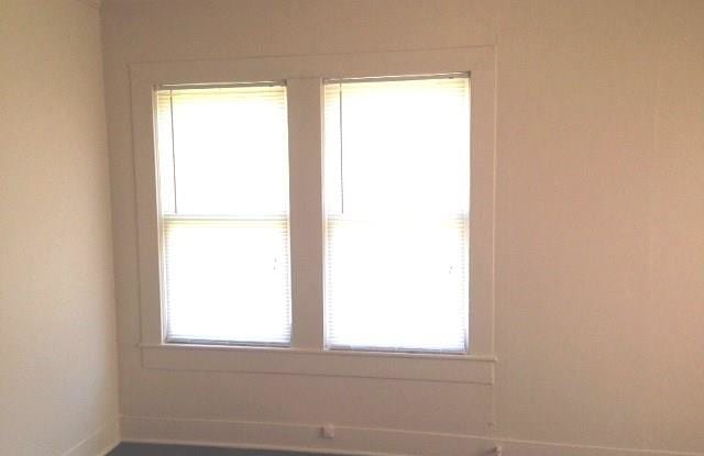 1503 Oakland Street Gallery 4