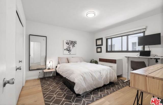 8630 Falmouth Ave photos photos