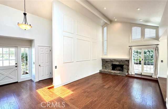 5514 East Crater Lake Avenue Gallery 1