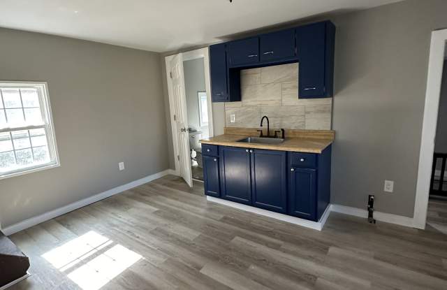 215 Isabella Street - 1 photos photos