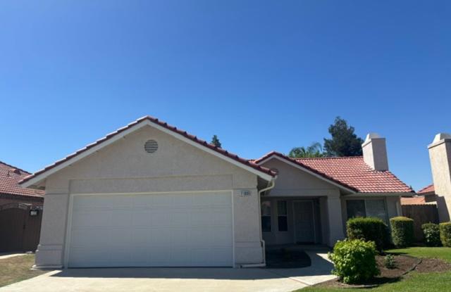 Clean 3 Bedroom / 2 Bathroom home near Stockdale High School, Recently Renovated! Gallery 3