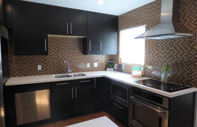 5548 N 12TH Avenue Gallery 2