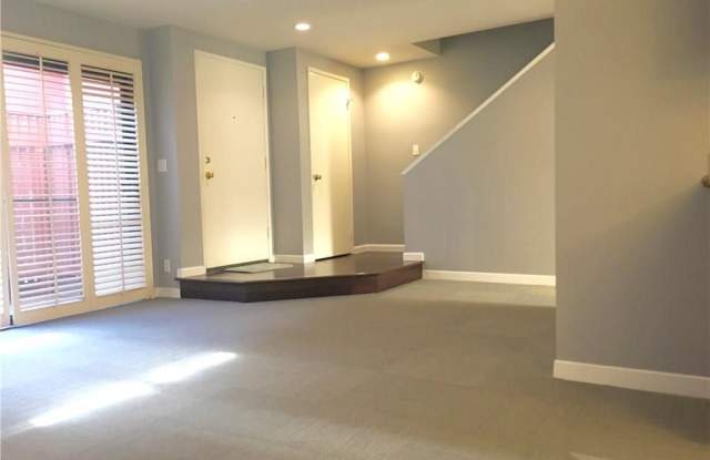 4420 Ventura Canyon Avenue Gallery 2
