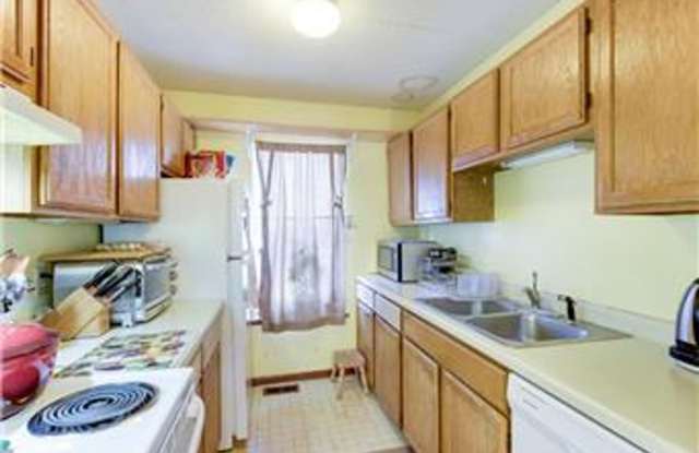 Immediate move in- Newly remodeled townhome photos photos
