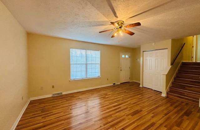 4 Bedroom 2 Bath House 1 Car Garage Gallery 4