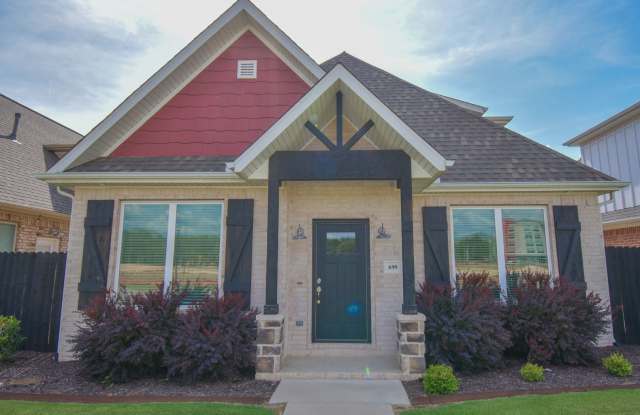Exquisite 4 Bedroom, 3.5 Bathroom Home in Fayetteville, AR!!! - 699 North Salem Road, Fayetteville, AR 72704