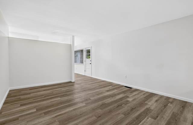 680 Jamaica Pl Gallery 4