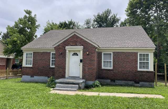 3455 Farmville Ave photos photos