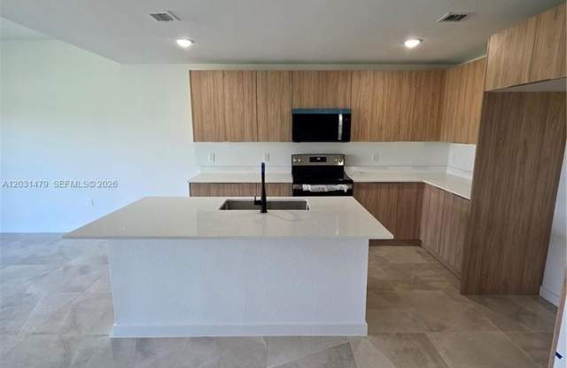 1305 NW 4th Terrace 1305, Florida City, FL 33034 - 3483 photos photos