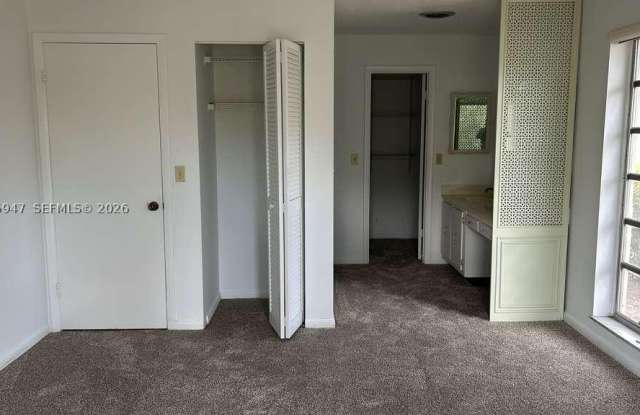 13731 Flora Pl Gallery 3