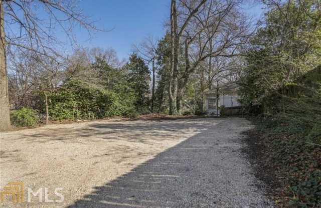 823 N Highland Ave # 2 Gallery 4