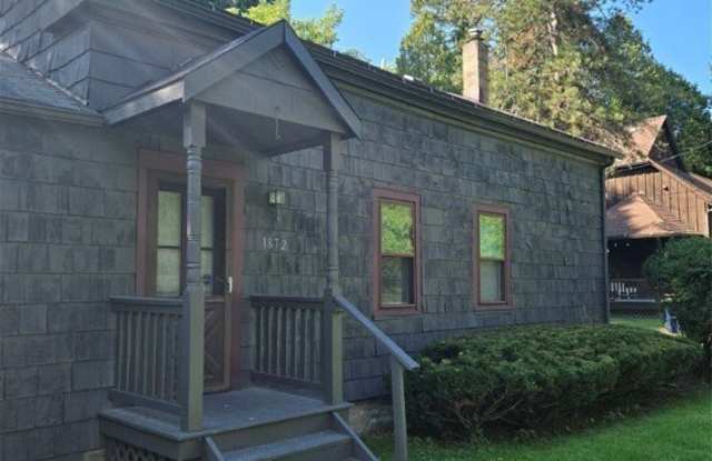 1872 Blossom Road photos photos
