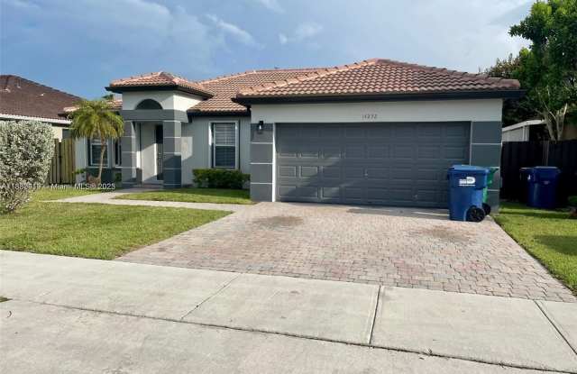 14232 SW 163rd St photos photos