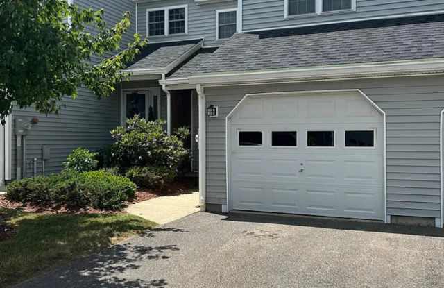 Beautiful 2 Bedroom Townhouse | Washer & Dryer Hookups | 2 Parking Spaces photos photos