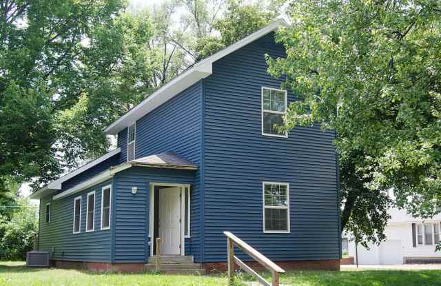 1017 West North Street - 1 photos photos