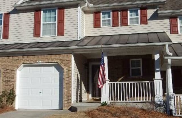 581 Fox Creek Xing - 581 Fox Creek Crossing, Holly Springs, GA 30188