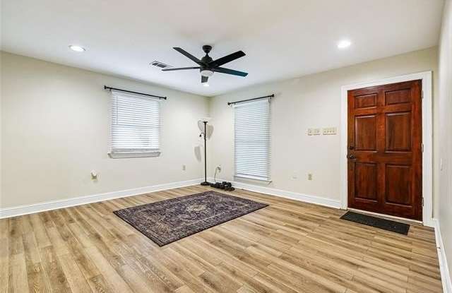 6017 BELLAIRE Drive Gallery 3