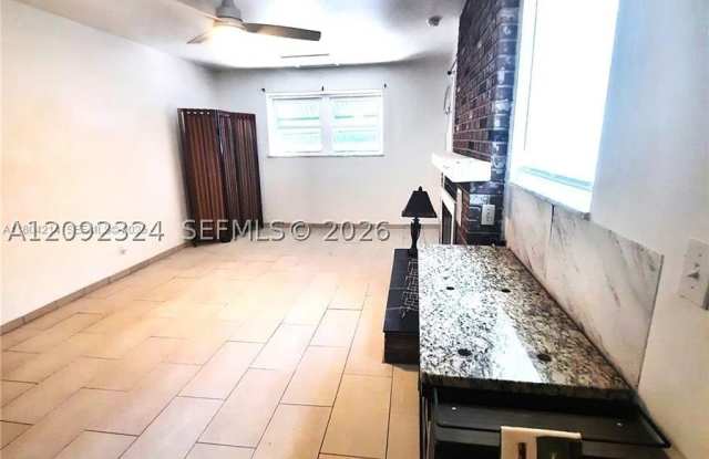 3838 NE Melba Dr Gallery 4