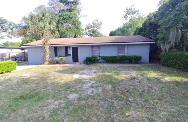 2518 Drake Avenue photos photos