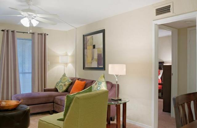 Del Lago Apartments Gallery 4