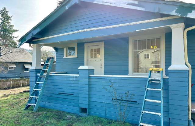 Charming Home in the Conveniently Located Southgate Neighborhood, Character-Rich Trims and Fully Fenced Yard photos photos